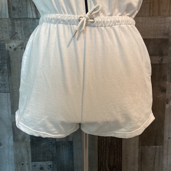 PrettyLittleThing white romper size 10 sporty athleisure skater California - Picture 4 of 13